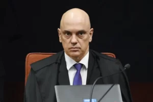 Leia mais sobre o artigo Moraes vota para condenar mais 5 réus pelos atos de 8 de janeiro e propõe penas de 12 a 17 anos