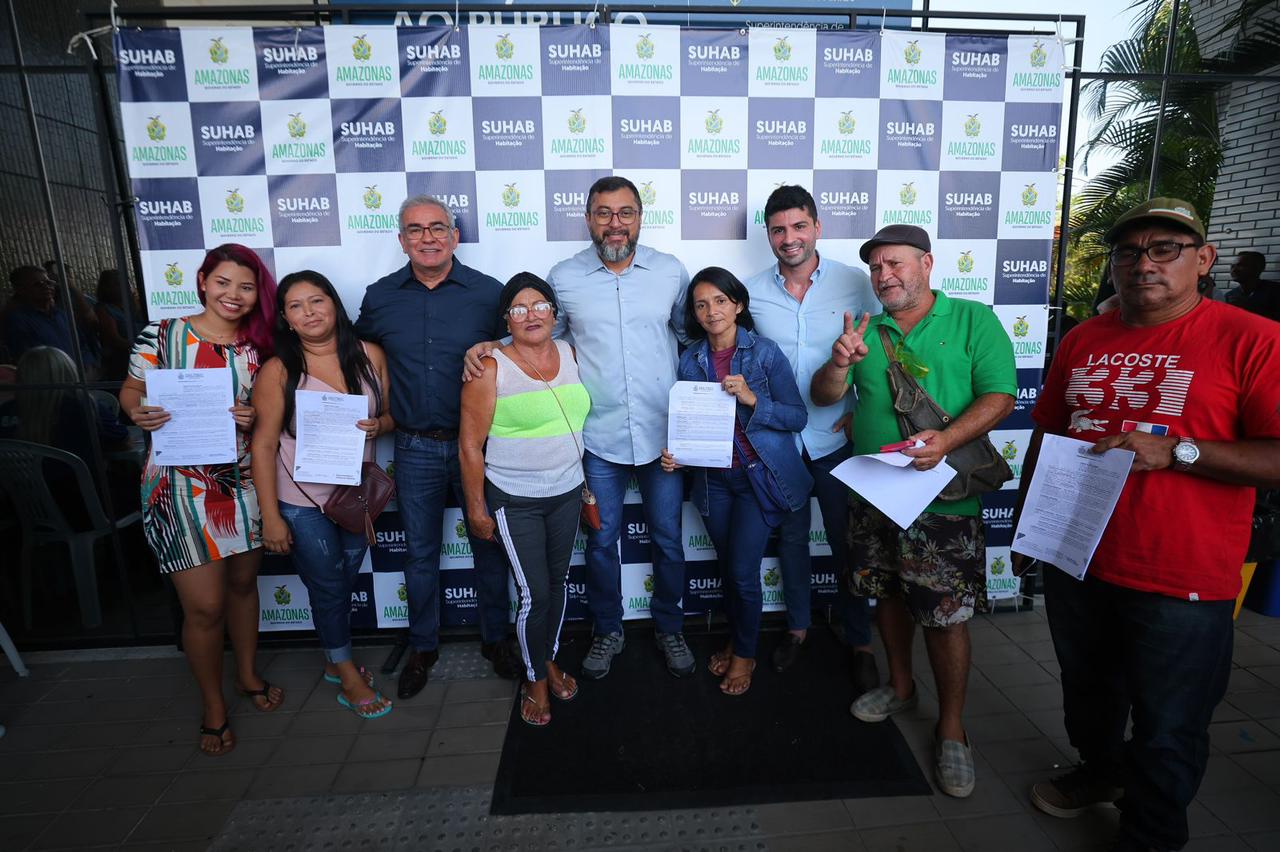 Você está visualizando atualmente Wilson Lima indeniza mais de 50 famílias que vivem próximo às obras do Rapidão – Rodoanel Metropolitano de Manaus