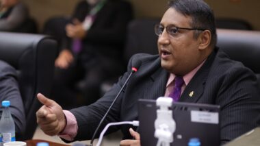 Vereador Ivo Neto defende contratação de jovem aprendiz em empresas terceirizadas pela Prefeitura