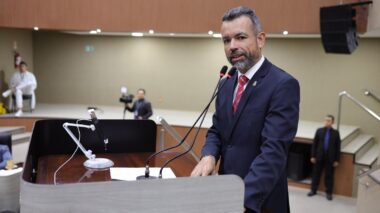 Na Tribuna da CMM, Peixoto alerta sobre os riscos da vazante que atinge Manaus