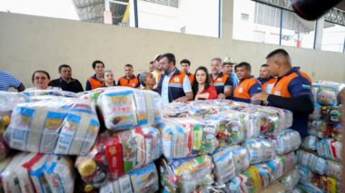 Em Manacapuru, Wilson Lima coordena entrega de ajuda humanitária a mais 3 mil famílias