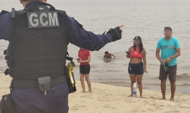 No momento, você está visualizando Espia: Mesmo Com 30 Placas Proibindo, Banhistas São Retirados Dentro Das Águas Na Ponta Negra