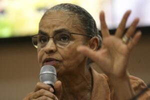 Leia mais sobre o artigo Reunião sobre seca no AM escancara críticas de parlamentares a Marina Silva