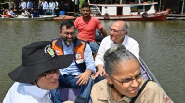 Wilson E David Levam Alckmin E Marina De ‘Voadeira’ Para Ver Vazante Em Manaus