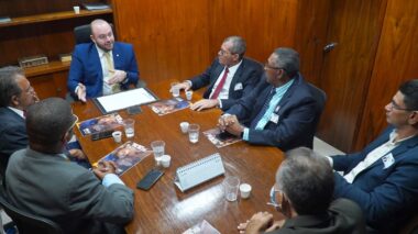 Frente Parlamentar em Defesa da BR-319 recebe Caravana para lutar pela recuperação da rodovia