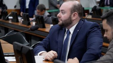 Fausto Santos Júnior questiona Ministério e ANEEL sobre caducidade do contrato de concessão da Amazonas Energia