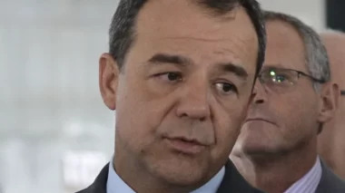 Cabral anuncia intenção de se candidatar a deputado federal