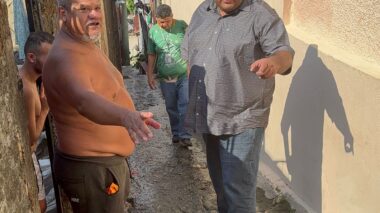 Colônia Oliveira Machado recebe serviço da Águas de Manaus após solicitação de Ivo Neto