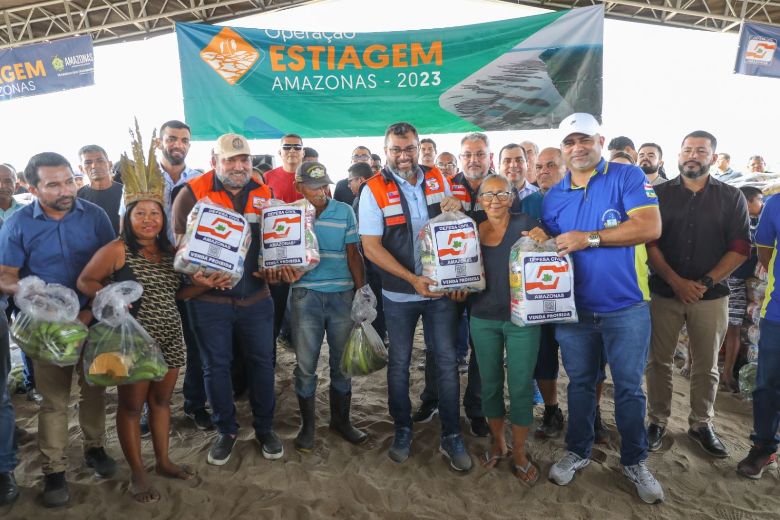Você está visualizando atualmente Operação Estiagem: Governo do Amazonas envia ajuda humanitária para os 61 municípios do interior do estado