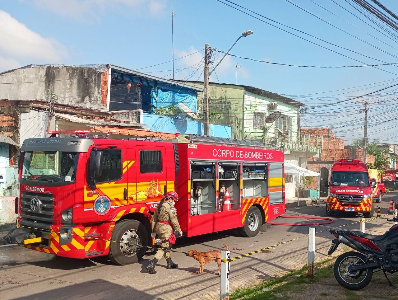 No momento, você está visualizando Corpo de Bombeiros impede propagação de incêndio em residência no bairro da Raiz