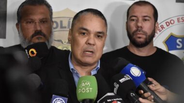 Trio é preso por invadir e roubar convidados em festa de casamento no bairro Flores