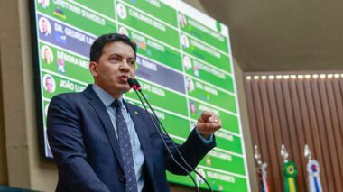 De autoria do deputado Delegado Péricles, PL prevê que recém-graduados da saúde prestem serviços no interior do Amazonas