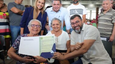Com nova ação de regularização fundiária, governo Wilson Lima entrega 1,6 mil títulos definitivos somente em 2023
