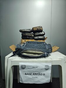 Leia mais sobre o artigo Base Arpão 2: Em menos de cinco horas, SSP-AM apreende 12kg de entorpecentes em embarcações em Barcelos