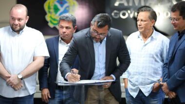 Wilson Lima credencia construtoras para oferta de 1,1 mil apartamentos que terão entrada subsidiada pelo Estado
