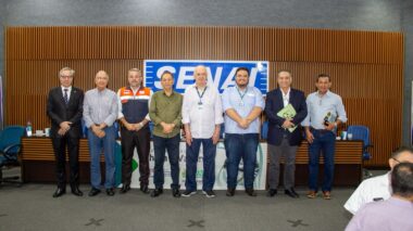 De forma antecipada, Governo do Amazonas dialoga com representantes da indústria, comércio e serviços para a cheia e vazante de 2024