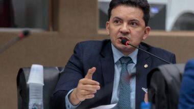 Lei do Delegado Péricles estabelece que motoristas de App conduzam passageiros em vulnerabilidade à autoridades no AM