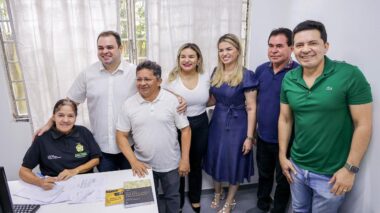 Deputado Delegado Péricles prestigia reinauguração do Centro de Proteção do Idoso, no Parque 10