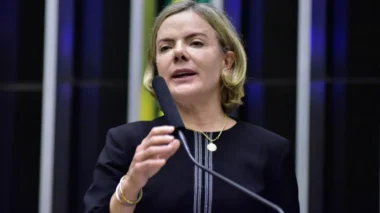 BBB também é um espaço para combater bolsonarismo, diz Gleisi