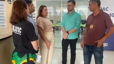 Governo do Amazonas promove ação para emissão de Carteira de Identidade Nacional para vítimas de incêndios em Manaus