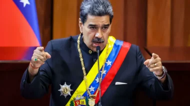 Maduro pede que Forças Armadas estejam prontas “para o que vier”