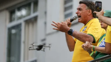 Bolsonaro manifesta surpresa com público na Avenida Paulista
