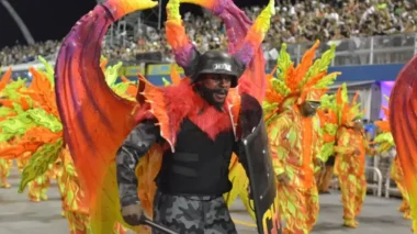 Escola de samba que retratou PMs como diabos recebeu R$ 2,1 milhões da Lei Rouanet