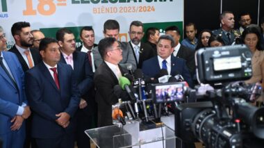 Na abertura dos trabalhos legislativos, Peixoto reitera compromisso com Manaus