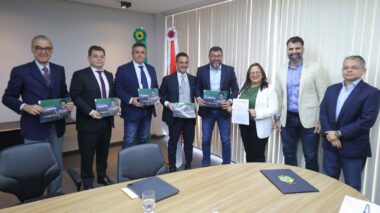 Governo do Amazonas firma parceria para construção de uma unidade da Escola da Floresta em Carauari