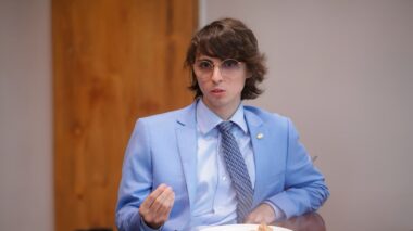 Amom assume titularidade na comissão de Saúde para ampliar debate sobre tratamento do TEA e PCDs