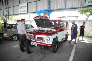 Leia mais sobre o artigo Em parceria com clube de carros, Detran Amazonas realiza serviços para terceira exposição de veículos antigos