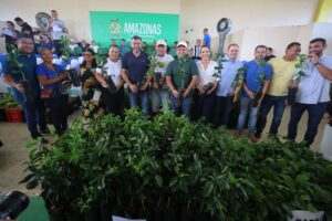 Leia mais sobre o artigo Governo do Amazonas beneficia produtores rurais de Parintins e Barreirinha