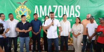 Governo do Amazonas beneficia produtores rurais com R$ 355,9 mil em crédito e mais de 400 documentos