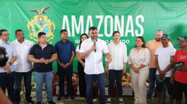 Governo do Amazonas beneficia produtores rurais com R$ 355,9 mil em crédito e mais de 400 documentos