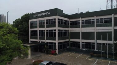 Um mês antes da trasmissão do festival folclorico de Parintins, rede Amazônica faz demissão em massa de funcionários.