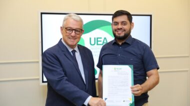 UEA e Sistema Encontro das Águas assinam termo de cooperação para exibir aulas do Pré-Vest