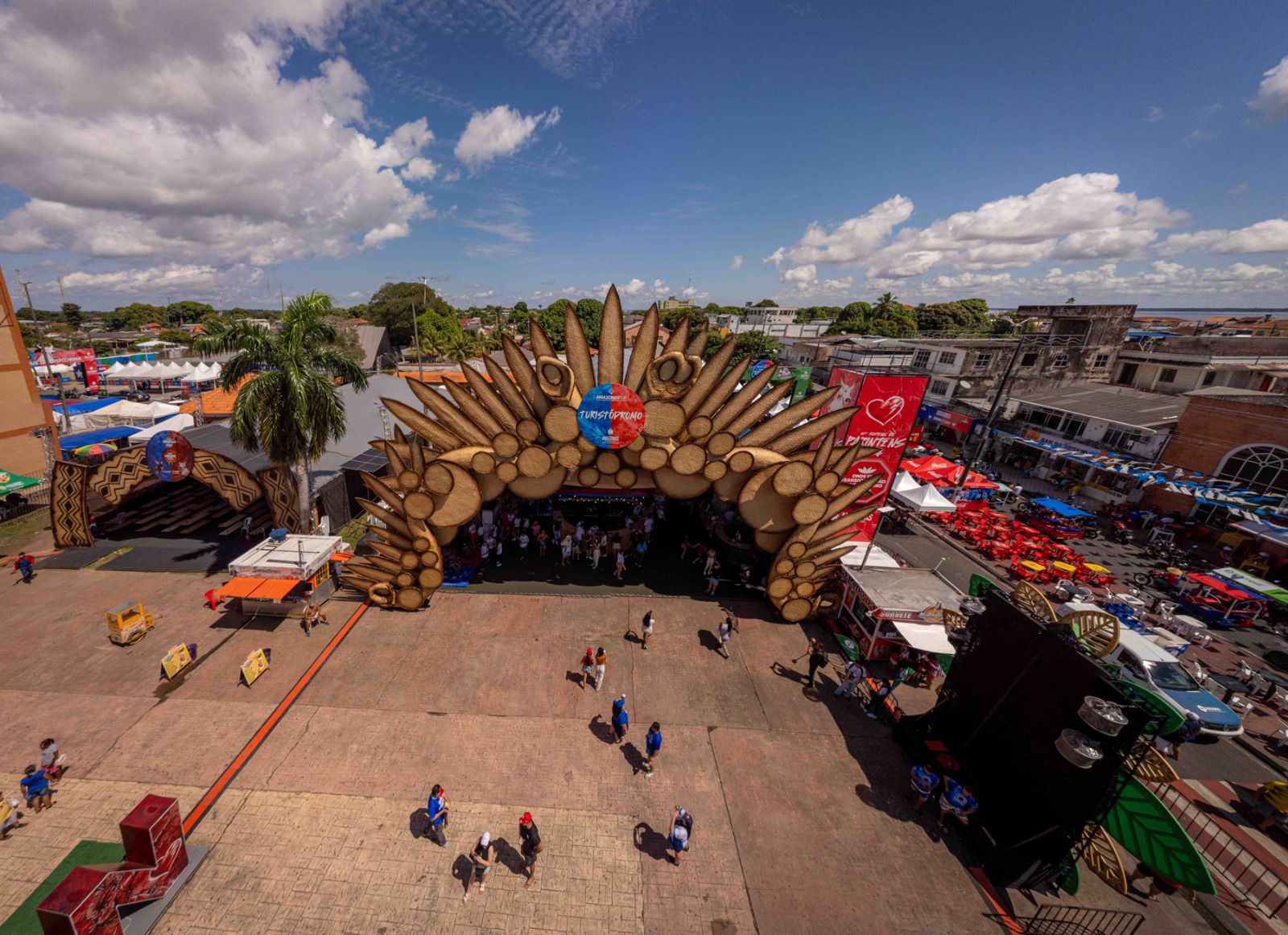 No momento, você está visualizando Festival de Parintins 2024: Turistódromo é sucesso de público com mais de 47,3 mil pessoas em sua quarta edição