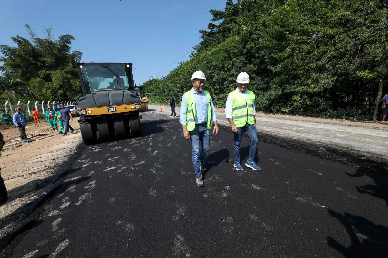 Você está visualizando atualmente Wilson Lima vistoria retomada de obras na AM-010 e destaca diferencial no trabalho de modernização da rodovia