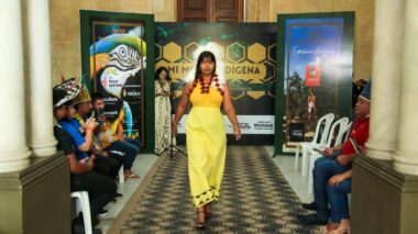 Desfile apresenta resultados de curso de formação de moda indígena