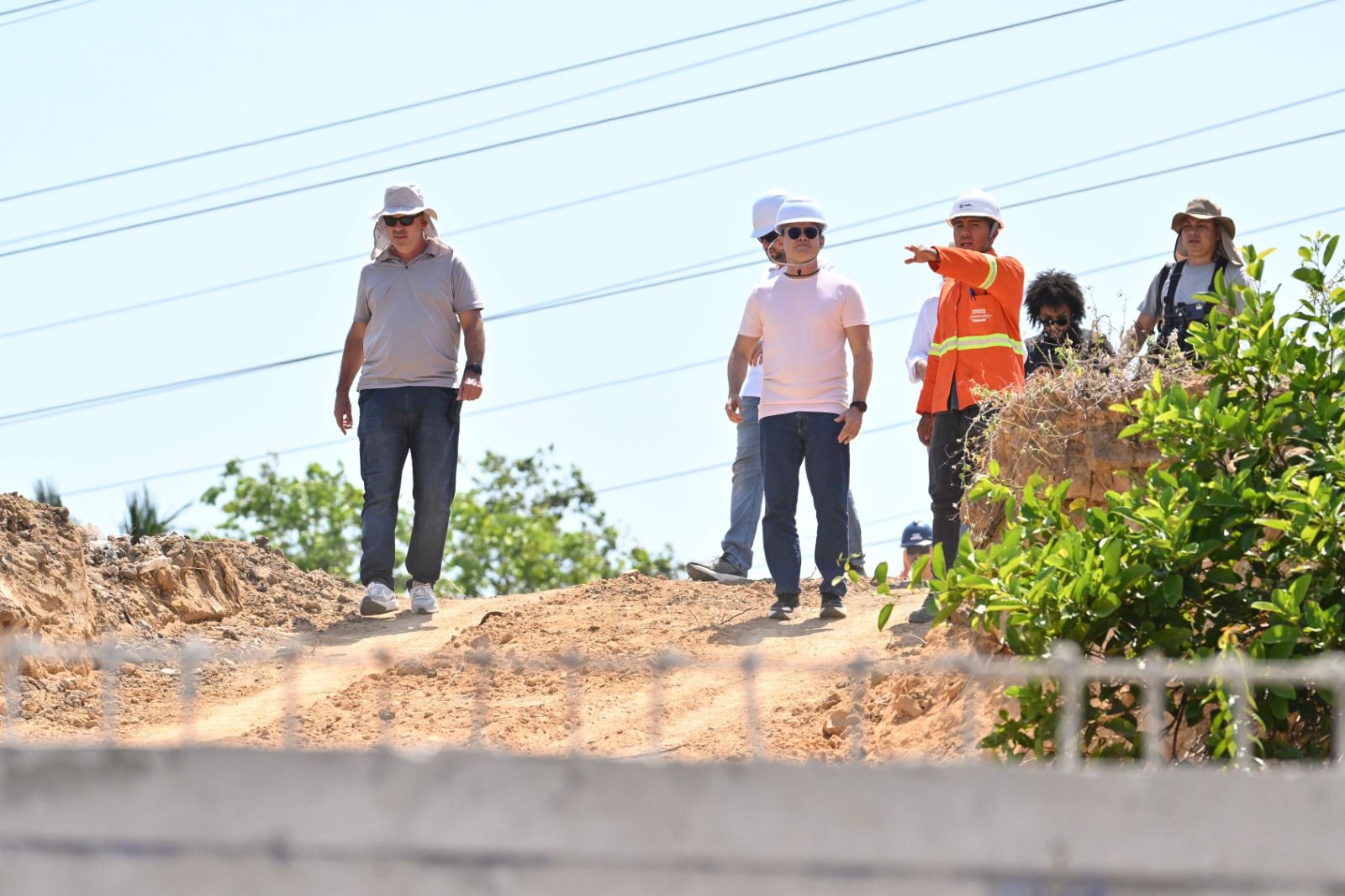 No momento, você está visualizando Prefeito fiscaliza avanço das obras do viaduto que vai interligar as avenidas Ephigênio Salles e Torres