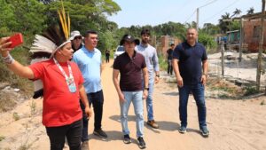 Leia mais sobre o artigo Prefeito David Almeida anuncia pavimentação de vias em comunidades do Tarumã-Açu na zona Oeste de Manaus