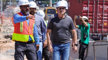 Prefeito David Almeida vistoria avanço das obras do complexo viário Rei Pelé