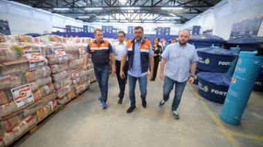 Governador Wilson Lima acompanha preparação de ajuda humanitária para municípios afetados pela estiagem