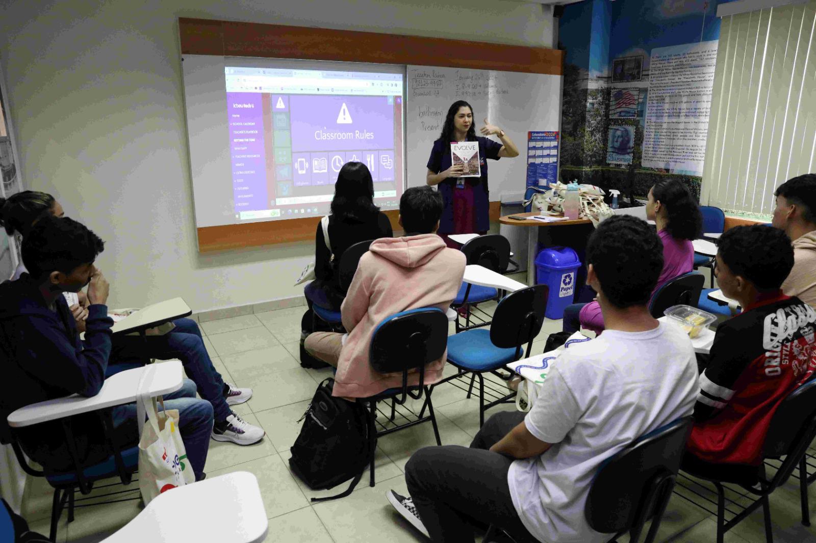 Você está visualizando atualmente Secretaria de Educação convoca novos alunos para projeto Jovem Bilíngue