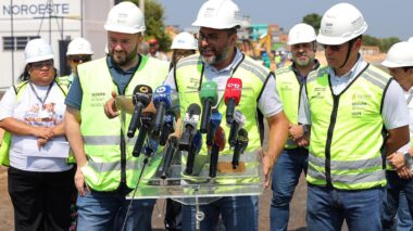 Governador Wilson Lima acompanha fase final de obras na ligação viária das avenidas Silves e Maués, na zona sul