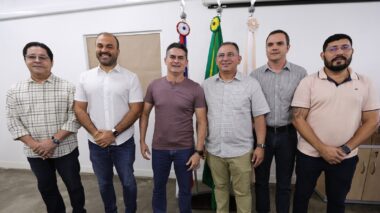 Prefeito David apresenta Célio Guedes como novo secretário da Semad