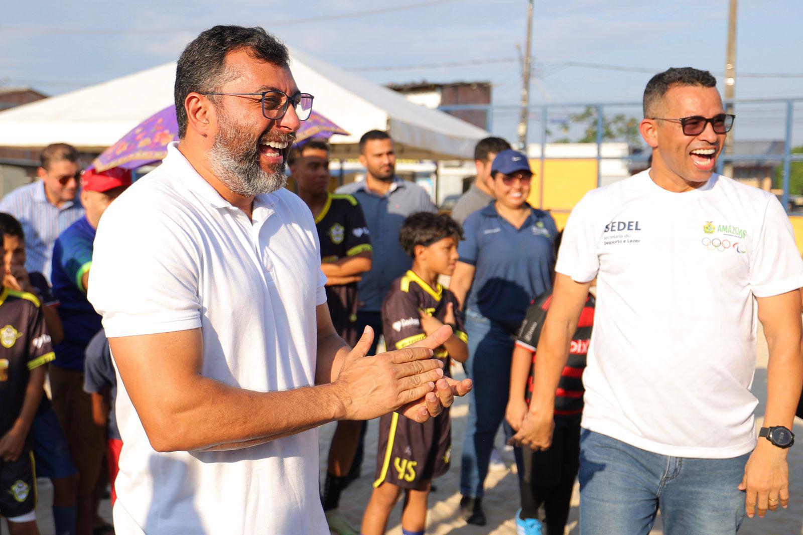 Você está visualizando atualmente Governador Wilson Lima entrega Campo do Vermelhão revitalizado no bairro Mauazinho, na zona leste