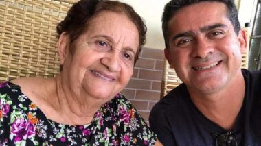David se emociona ao lembrar último desejo de sua mãe