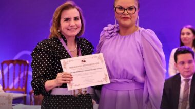 Presidente do TCE-AM recebe Medalha de Mérito por atuação em defesa das mulheres