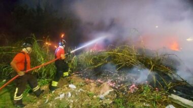 Operação Céu Limpo: nas últimas 24 horas, bombeiros combateram 14 incêndios em áreas de vegetação em Manaus